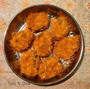 7 pieces of chicken russian cutlets dipped in egg and coated with vermicelli