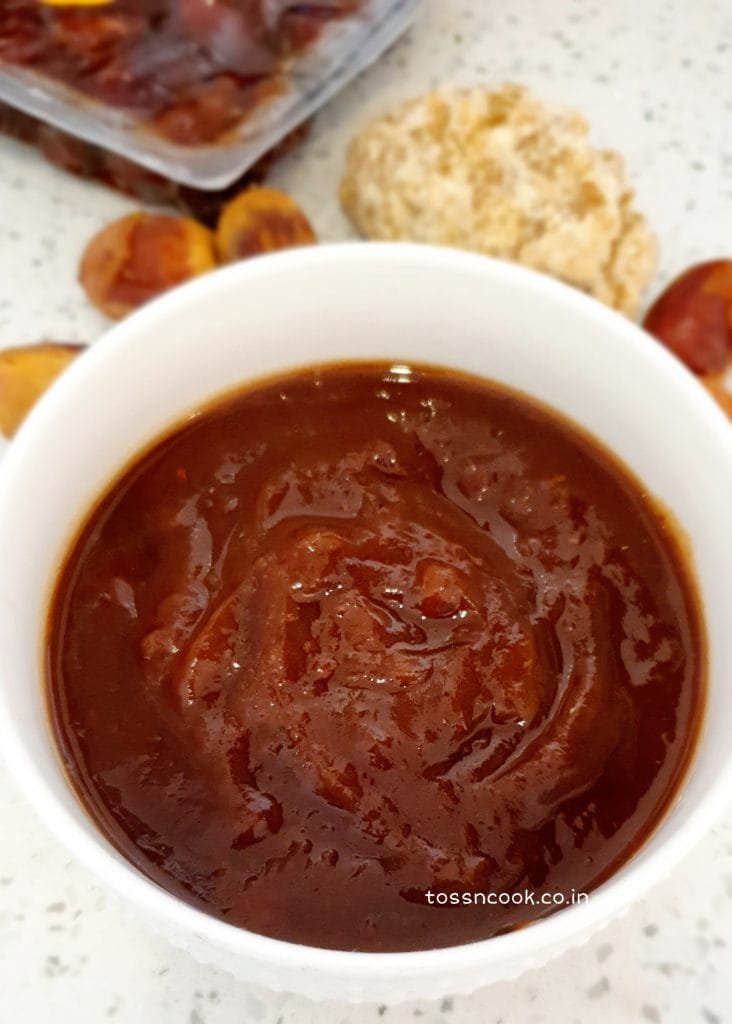 Zoomed image of Meethi Chutney served in a bowl