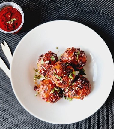 Air Fryer Chicken Balls served in a plate